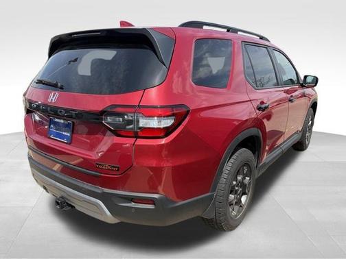 Radiant Red Metallic II 2025 Honda Pilot TrailSport