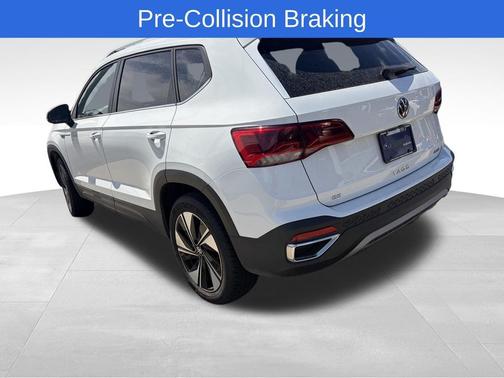 Pure White 2023 Volkswagen Taos 1.5T SE