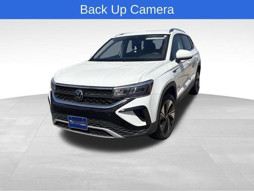 Pure White 2023 Volkswagen Taos 1.5T SE