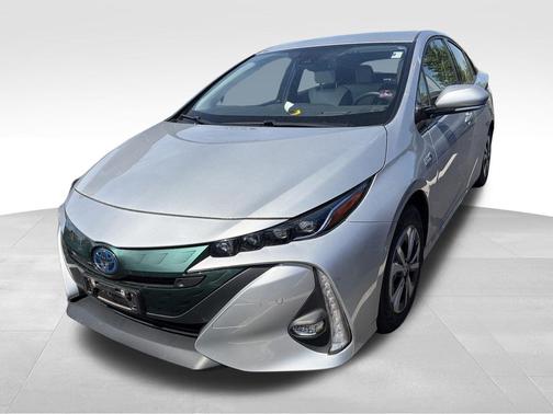 Classic Silver Metallic 2017 Toyota Prius Prime Advanced