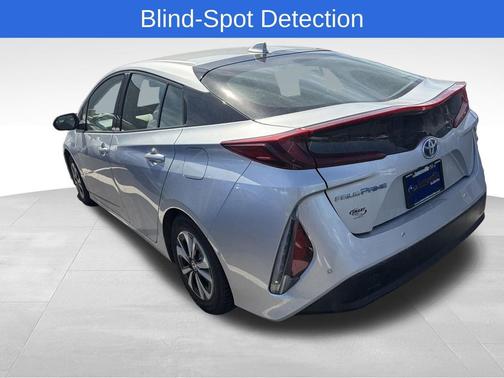 Classic Silver Metallic 2017 Toyota Prius Prime Advanced