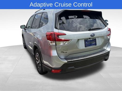 Ice Silver Metallic 2019 Subaru Forester Premium