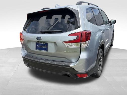 Ice Silver Metallic 2019 Subaru Forester Premium