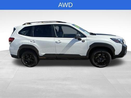 Crystal White Pearl 2024 Subaru Forester Wilderness