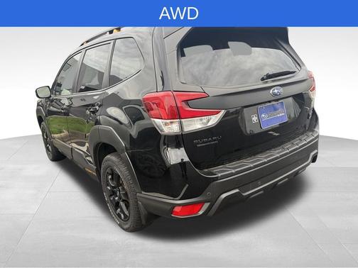 Crystal Black Silica 2023 Subaru Forester Wilderness