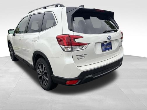 Crystal White Pearl 2024 Subaru Forester Limited