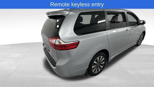 2018 Toyota Sienna XLE