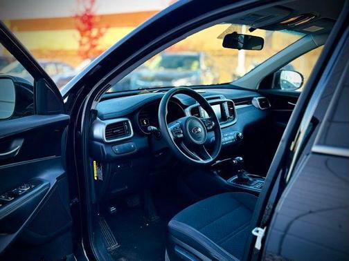 2018 Kia Sorento LX