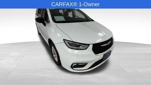 Bright White Clearcoat 2024 Chrysler Pacifica Touring L