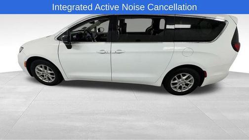 Bright White Clearcoat 2024 Chrysler Pacifica Touring L