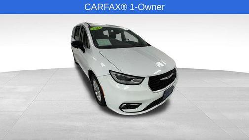 Bright White Clearcoat 2024 Chrysler Pacifica Touring L