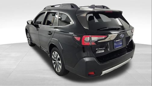 Crystal Black Silica 2023 Subaru Outback Limited