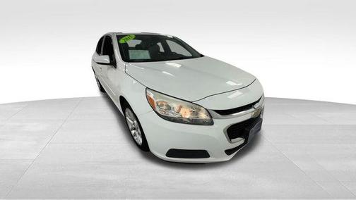 Summit White 2015 Chevrolet Malibu 1LT