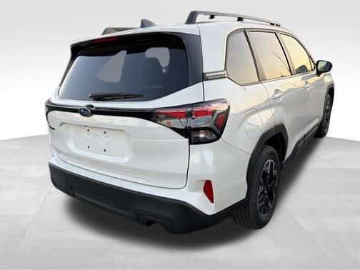 Crystal White Pearl 2025 Subaru Forester Premium