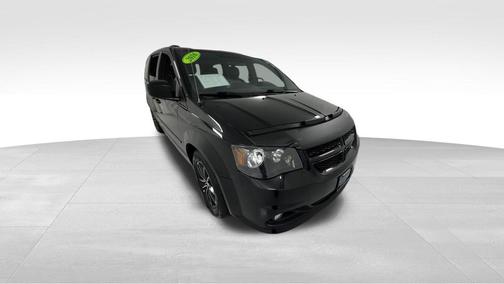Brilliant Black Crystal Pearlcoat 2016 Dodge Grand Caravan R/T