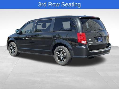 Brilliant Black Crystal Pearlcoat 2016 Dodge Grand Caravan R/T