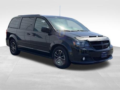Brilliant Black Crystal Pearlcoat 2016 Dodge Grand Caravan R/T