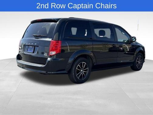 Brilliant Black Crystal Pearlcoat 2016 Dodge Grand Caravan R/T