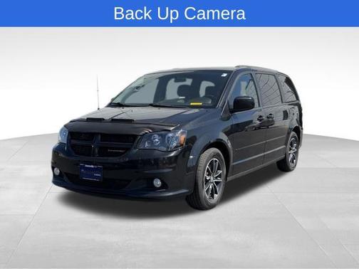 Brilliant Black Crystal Pearlcoat 2016 Dodge Grand Caravan R/T