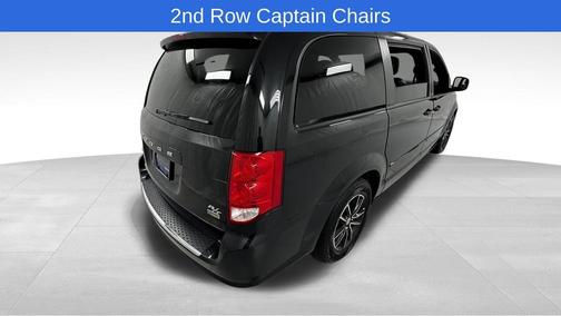 Brilliant Black Crystal Pearlcoat 2016 Dodge Grand Caravan R/T