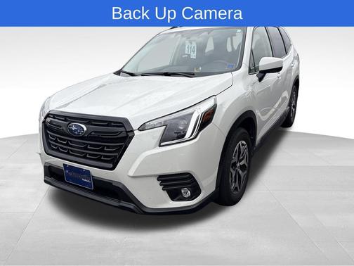 Crystal White Pearl 2024 Subaru Forester Premium
