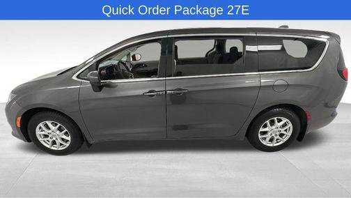 2022 Chrysler Voyager LX