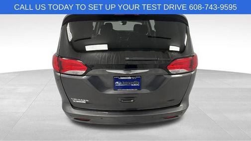 2022 Chrysler Voyager LX