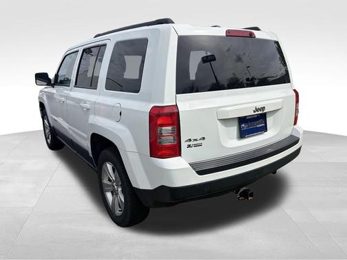 Bright White Clearcoat 2016 Jeep Patriot Sport