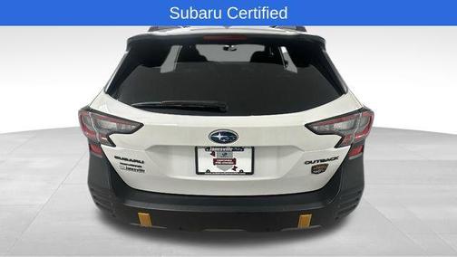 Crystal White Pearl 2025 Subaru Outback Wilderness