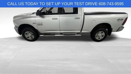 Bright Silver Metallic Clearcoat 2014 RAM 2500 SLT