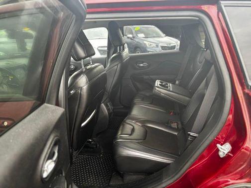 2019 Jeep Cherokee Altitude