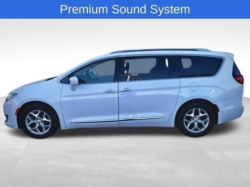 2018 Chrysler Pacifica Touring-L