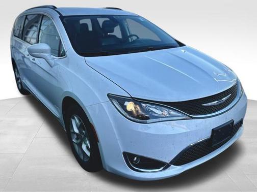 2018 Chrysler Pacifica Touring-L