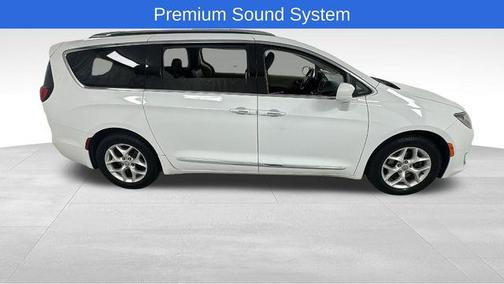 2018 Chrysler Pacifica Touring-L