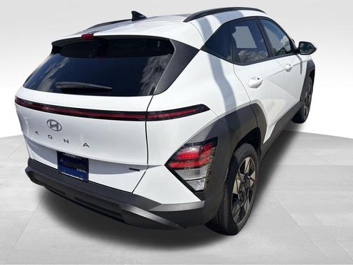 Atlas White 2024 Hyundai KONA SEL