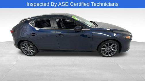 2022 Mazda Mazda3 FWD w/Preferred Package