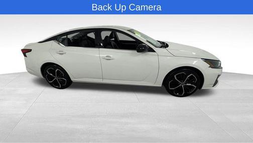 Pearl White Tricoat 2024 Nissan Altima SR FWD