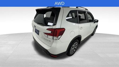 Crystal White Pearl 2024 Subaru Forester Premium