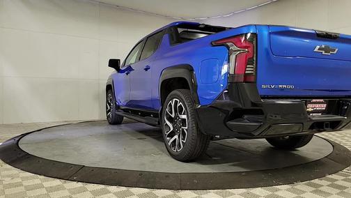 2025 Chevrolet Silverado EV RST