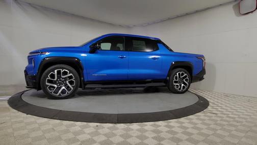 2025 Chevrolet Silverado EV RST