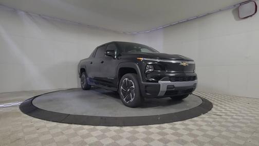 2025 Chevrolet Silverado EV LT