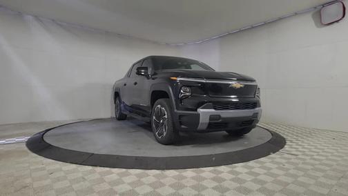 2025 Chevrolet Silverado EV LT