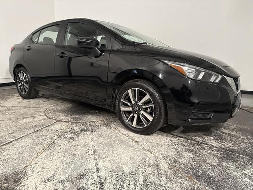 Super Black 2021 Nissan Versa 1.6 SV