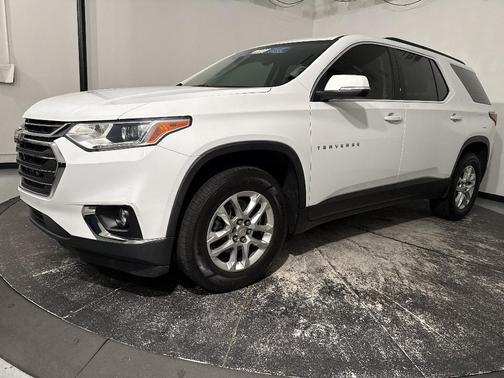 Summit White 2021 Chevrolet Traverse LT Cloth