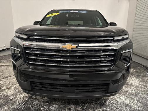 Mosaic Black Metallic 2026 Chevrolet Traverse LT
