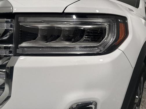 Summit White 2023 GMC Acadia SLT