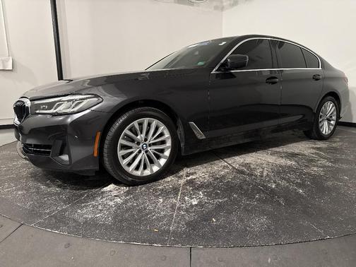 Black Sapphire Metallic 2021 BMW 540 i