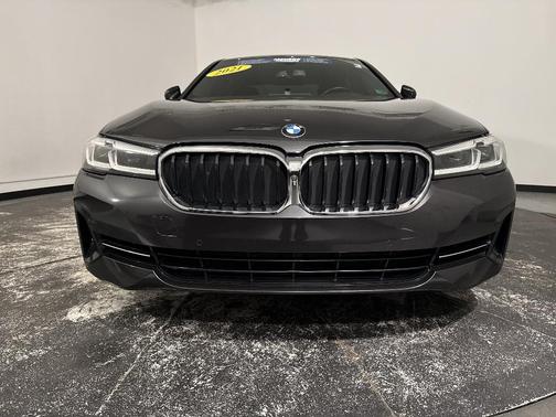Black Sapphire Metallic 2021 BMW 540 i