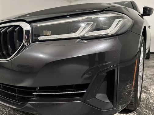 Black Sapphire Metallic 2021 BMW 540 i