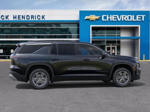 Mosaic Black Metallic 2027 Chevrolet Traverse LT